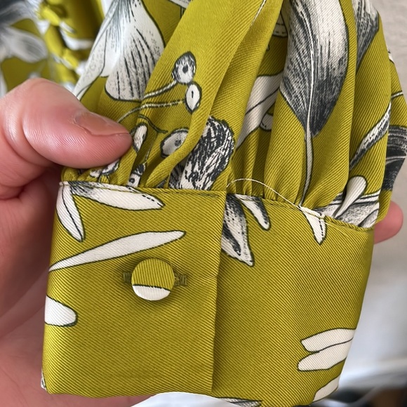 Chartreuse print midi dress with button detailing. Cinch waist, deep V & slit - Picture 6 of 10